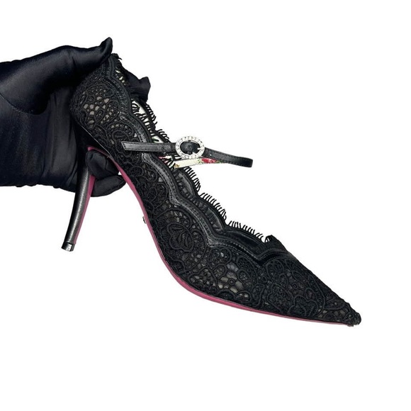 Gucci Shoes - 🔴MAJOR SALE🔴 GUCCI • MARY JANE HEELS W/ BOX, DUST BAG & EXTRA HEEL TIPS (38)